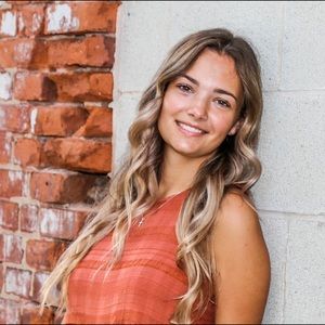 Meet your Posher, Lauren